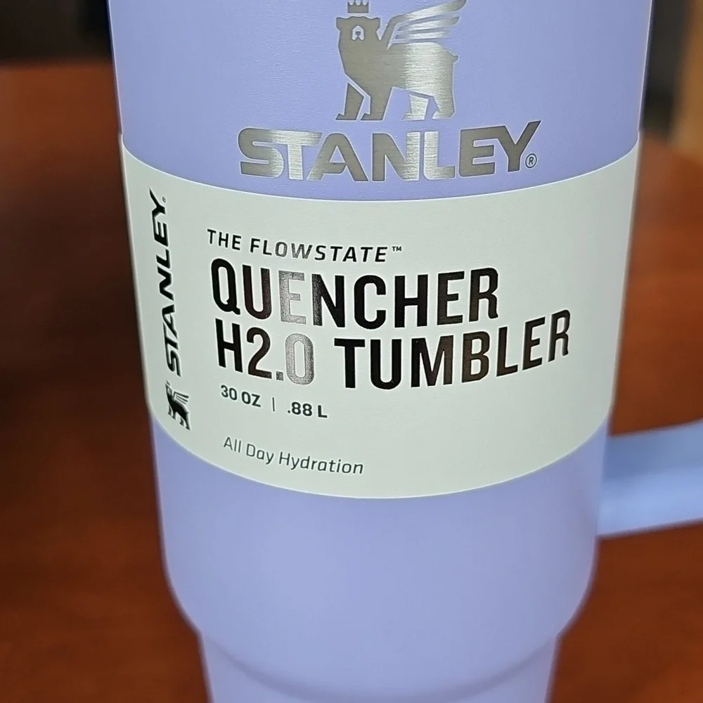 Stanley 30 oz Quencher H2.0 Tumbler - Picture 2 of 4